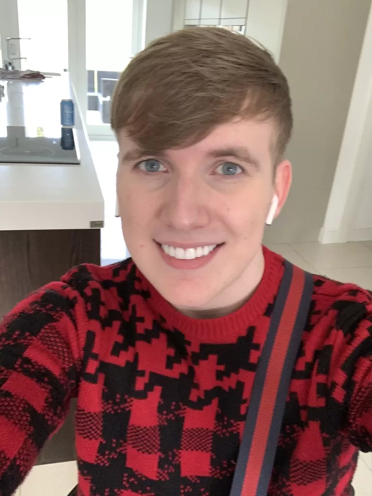 Pictures of Nicki Shepherd 4 - Celebrity Info Nicki Shepherd in Red Designer Jumper
